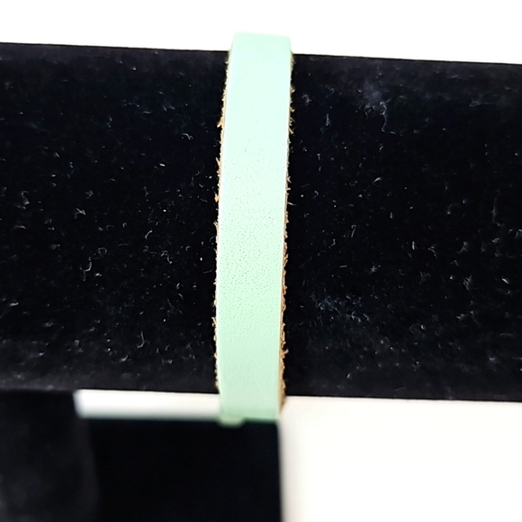 Green Leather & Stone Stretch Bracelet - Picture 2 of 4